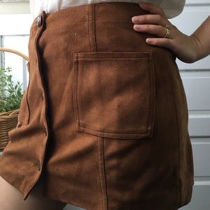 🌼F21 Honey brown suede button up mini skirt